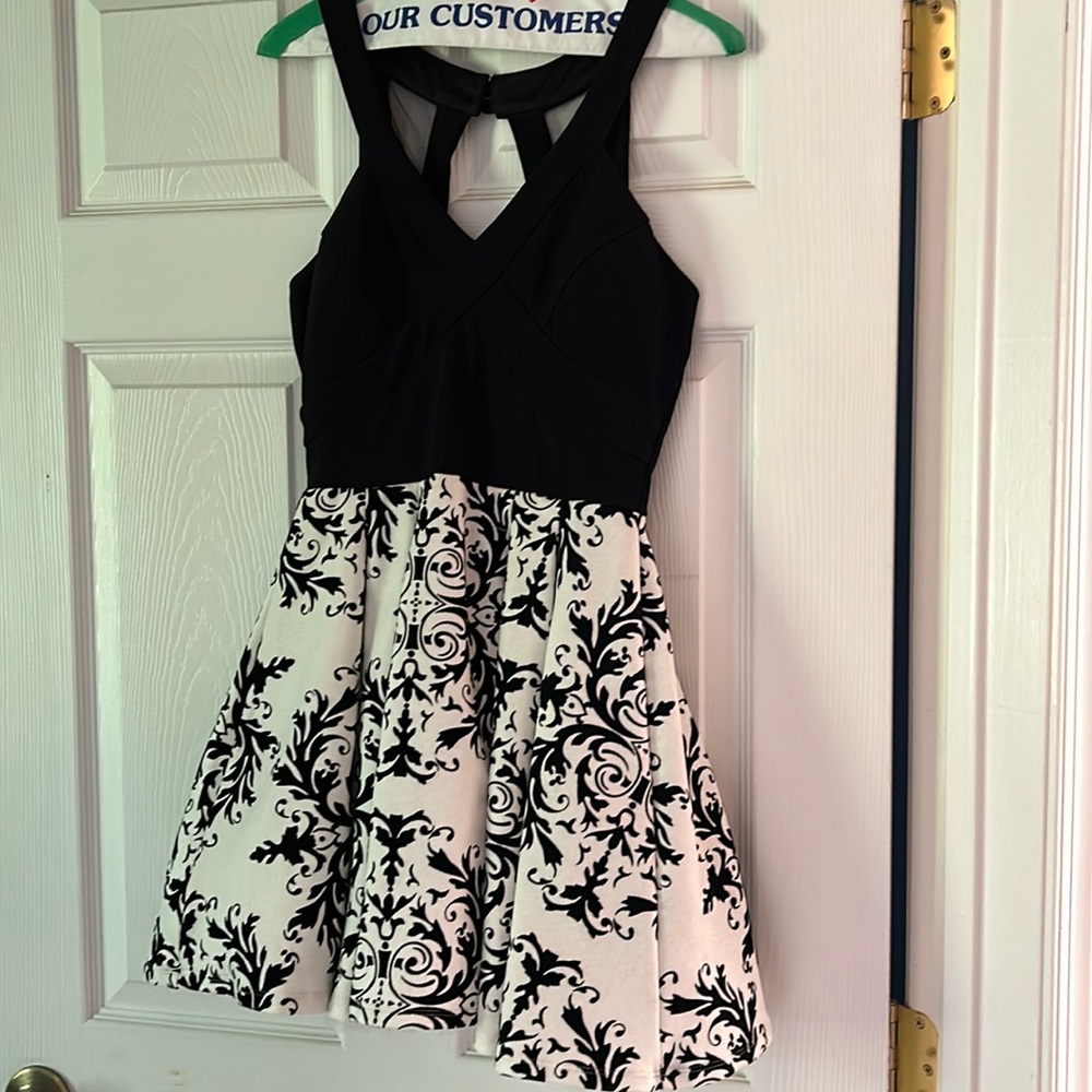 Crystal Doll Special Occasion Dress. Juniors. Size 7. Worn once.